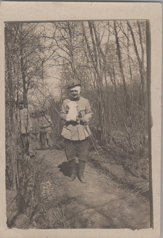 2 photos officier blessé avril 1917 Chemin des Dames 8,5x6 cm