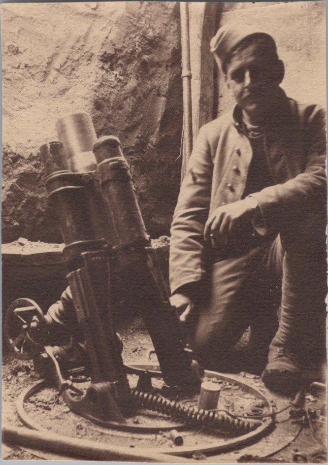 2 photos minenwerfer pris à Vailly Chemin des Dames 8x5,5 cm
