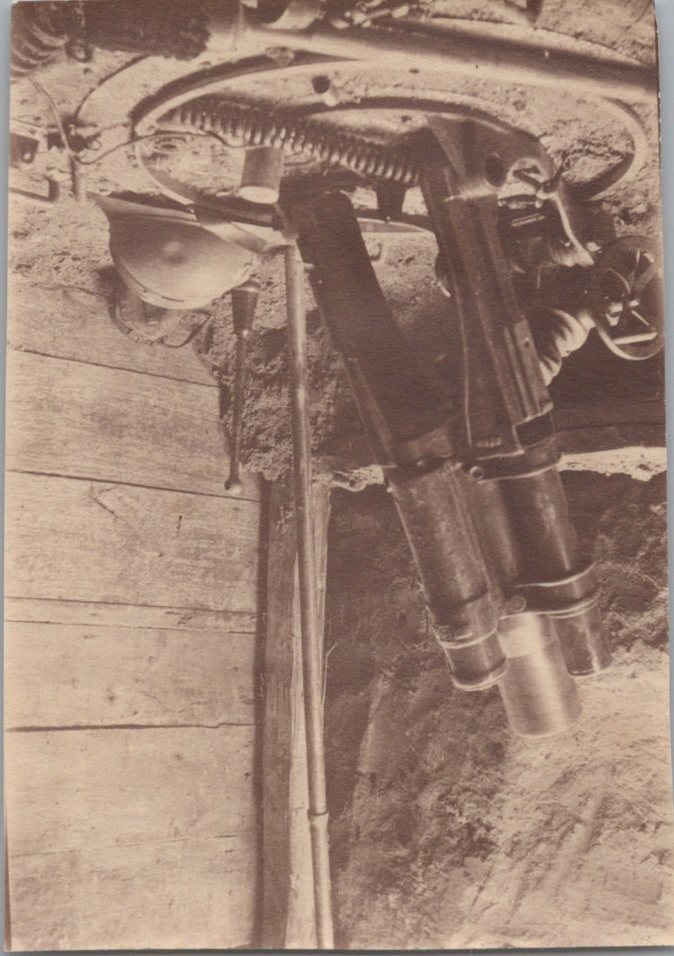 2 photos minenwerfer pris à Vailly Chemin des Dames 8x5,5 cm