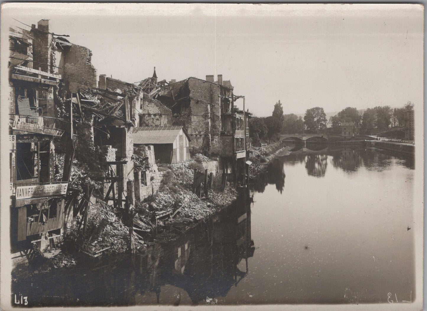 grande photo Verdun ville détruite et la Meuse 1914-18 17x12 cm