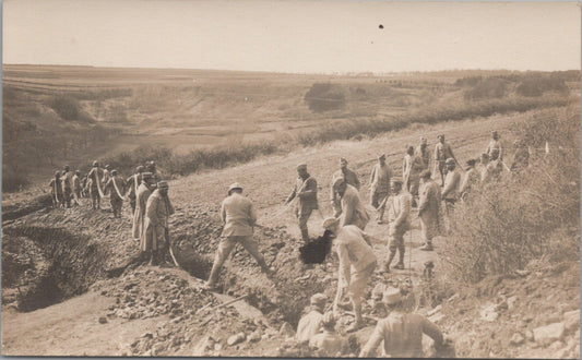 carte photo travailleurs plateau de la Rochette près de Leyr Meurthe et Moselle 1914-1918