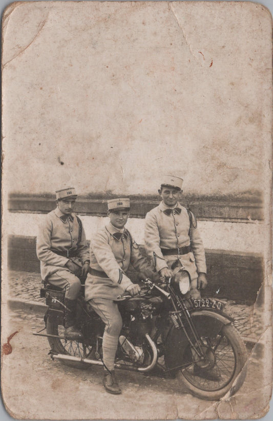 carte photo soldats du 120°RI moto Terrot années 20