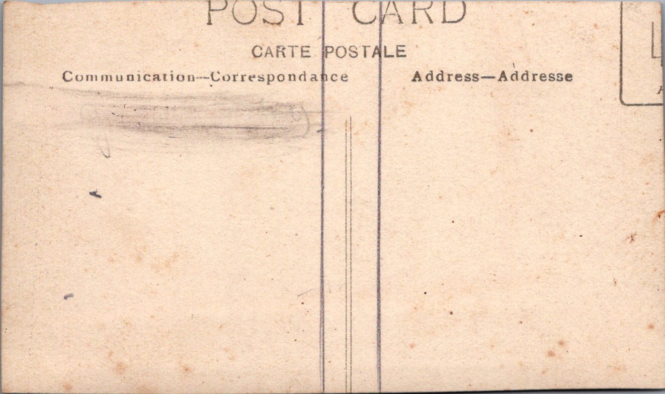 photo avec artilleurs devant un abri téléphone de campagne 1914-1918 11x6,5 cm