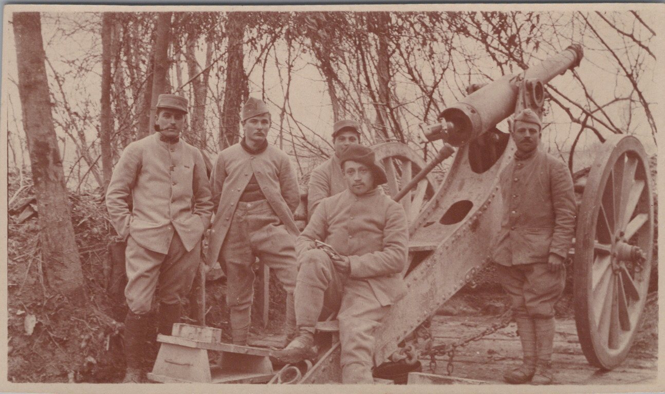 photo avec artilleurs et canon de 90  1914-1918 11x6,5 cm