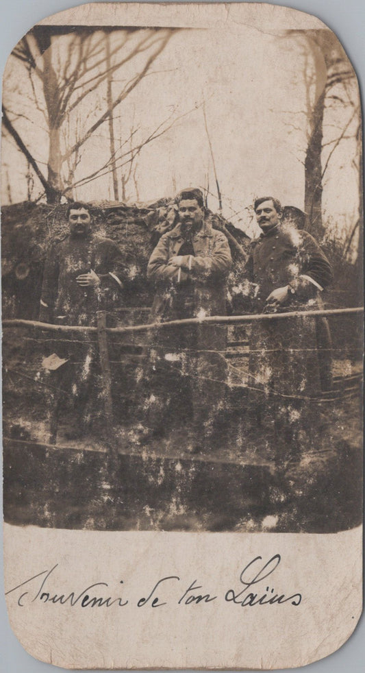photo de poilus dans une tranchée 1914-18