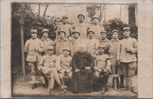 carte photo poilus du 79°RI et aumônier 1914-1918