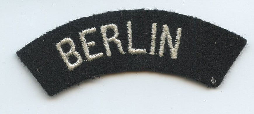 banane de bras Berlin , noire, inscriptions blanches