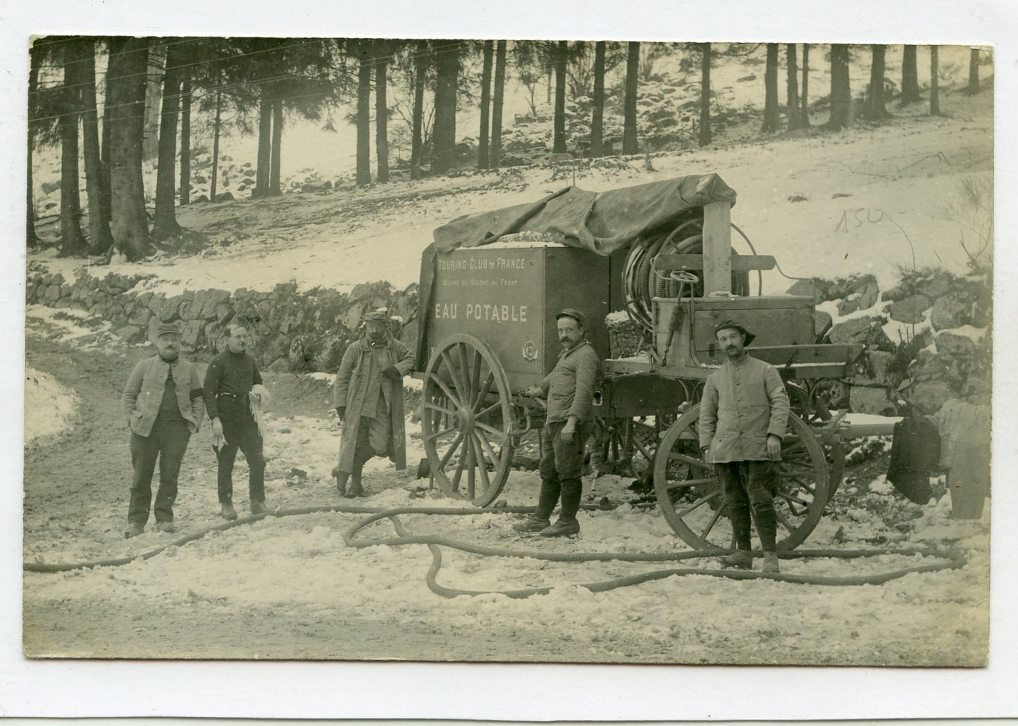 carte photo citerne eau potable dans les Vosges chasseurs 1917