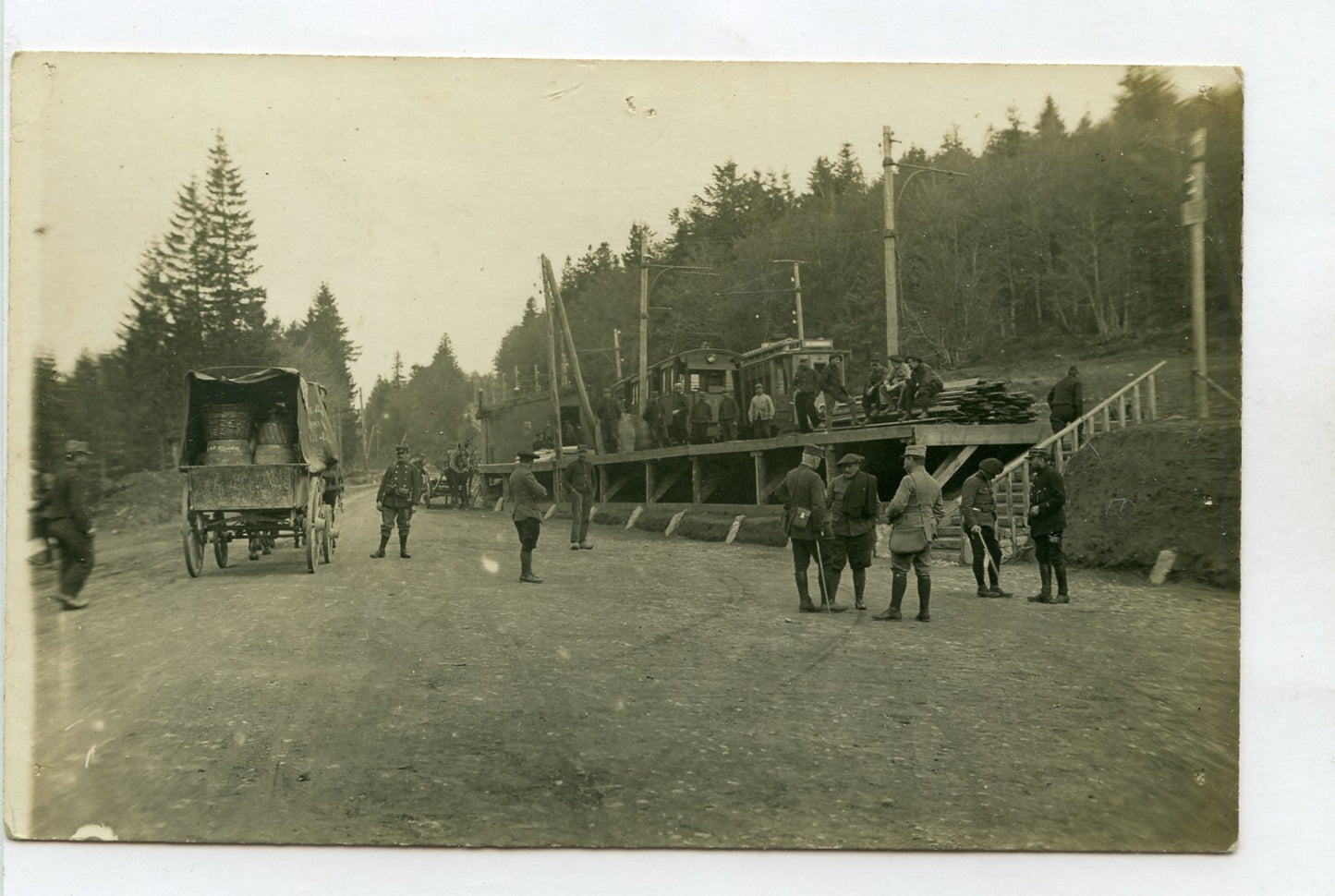 carte photo tramway et chasseurs sur la Schlucht Vosges 1915 2