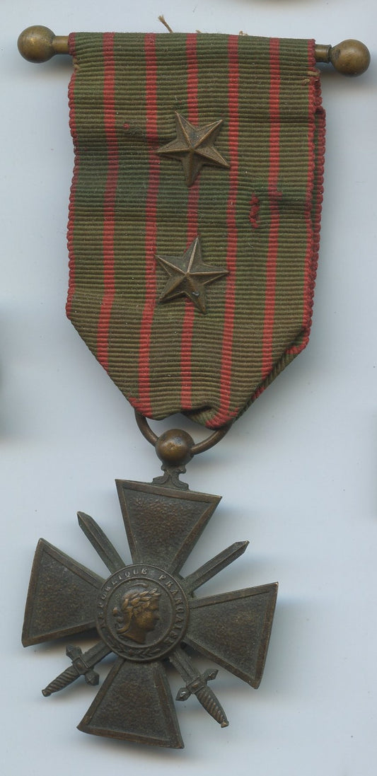 croix de guerre 1914-1916, 2 étoiles attache à boules pur jus !
