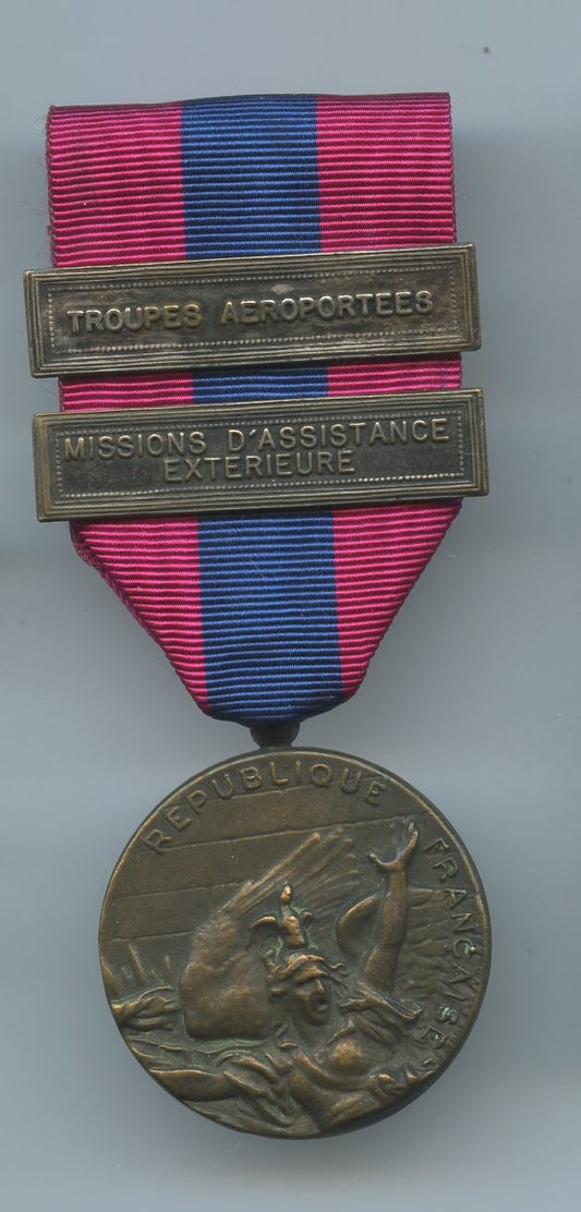 médaille de la défense nationale, bronze mat, fabrication privée, agrafes TAP et MAE