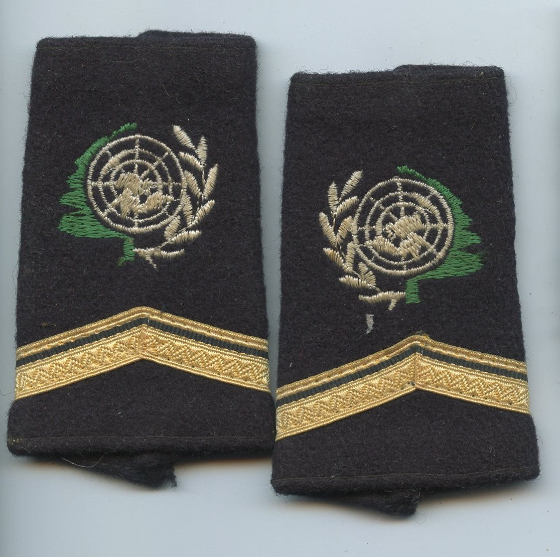 fourreaux d'épaule de sergent casque bleu FINUL au Liban