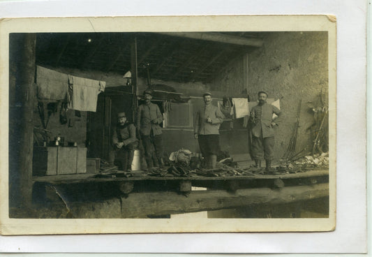 carte photo soldats du 42°territorial dans une maison détruite 1914-1918