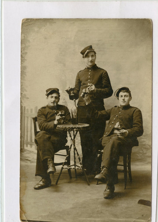 cartes photo d'artilleurs coloniaux à l'apéro avant 1914