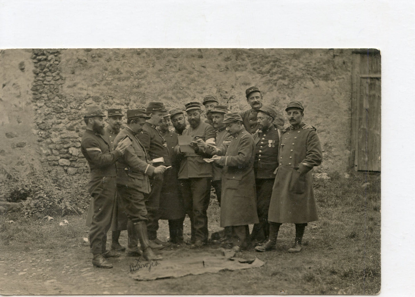 carte photo lecture du courrier, 1914, 20 au col 1914-18