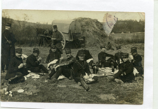 carte photo officiers du 37°RI au repas en manœuvre avant 1914