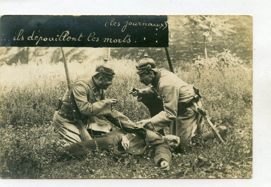 carte photo de poilus déguisés en allemands 1914-1918 casque à pointe