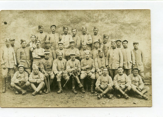 carte photo d'un peloton du 17° chasseurs à cheval 1915, Lunéville, cavalerie 14-18, sans légende