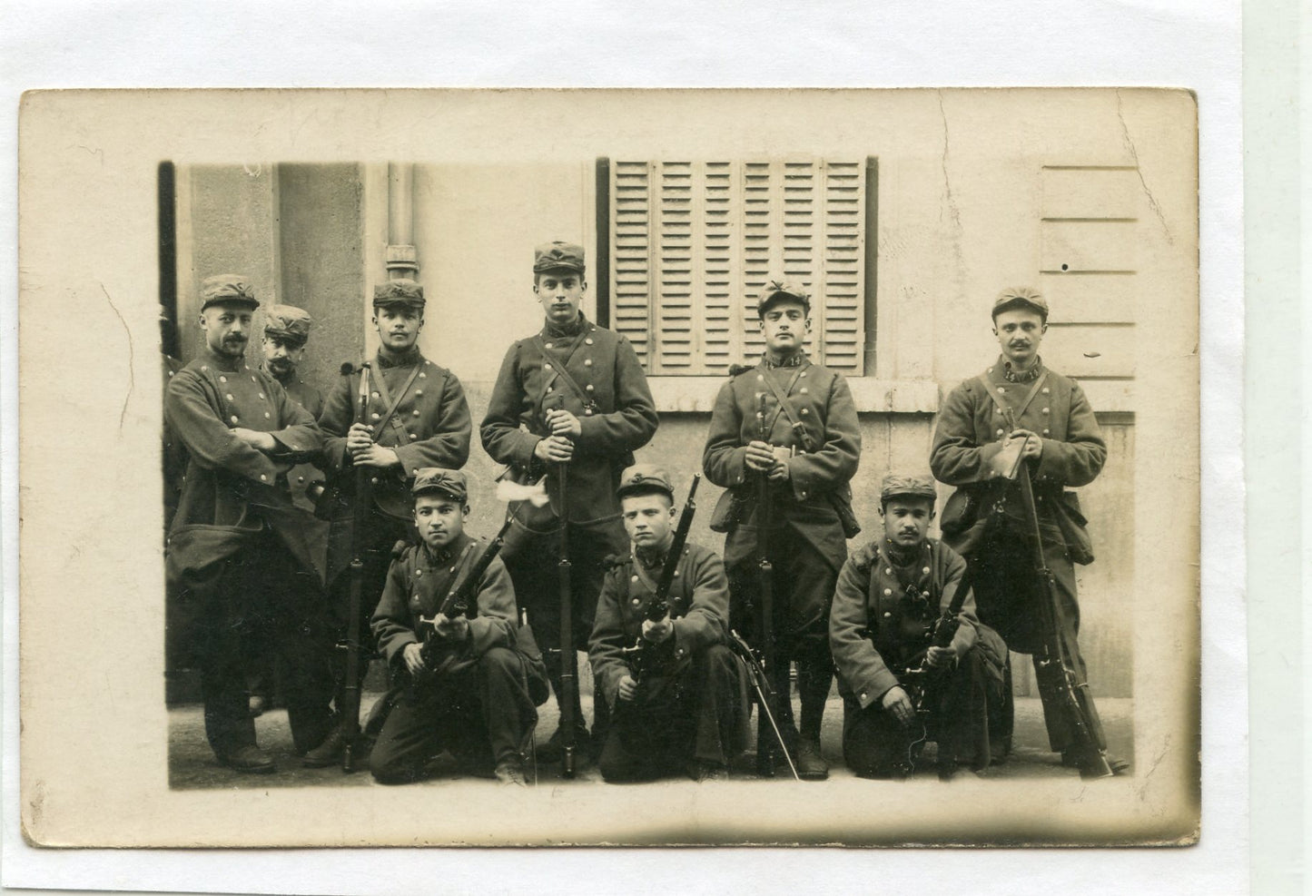 carte photo d'un groupe de poilus du 14°RI équipés 1914