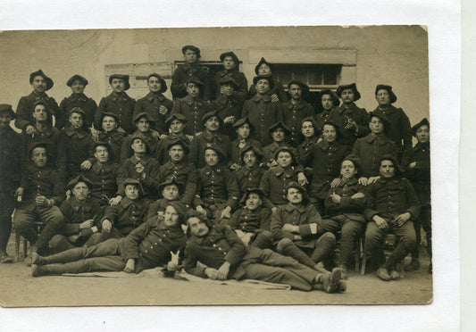 carte photo d'un groupe de chasseurs alpins du 14+BCA avant 1914