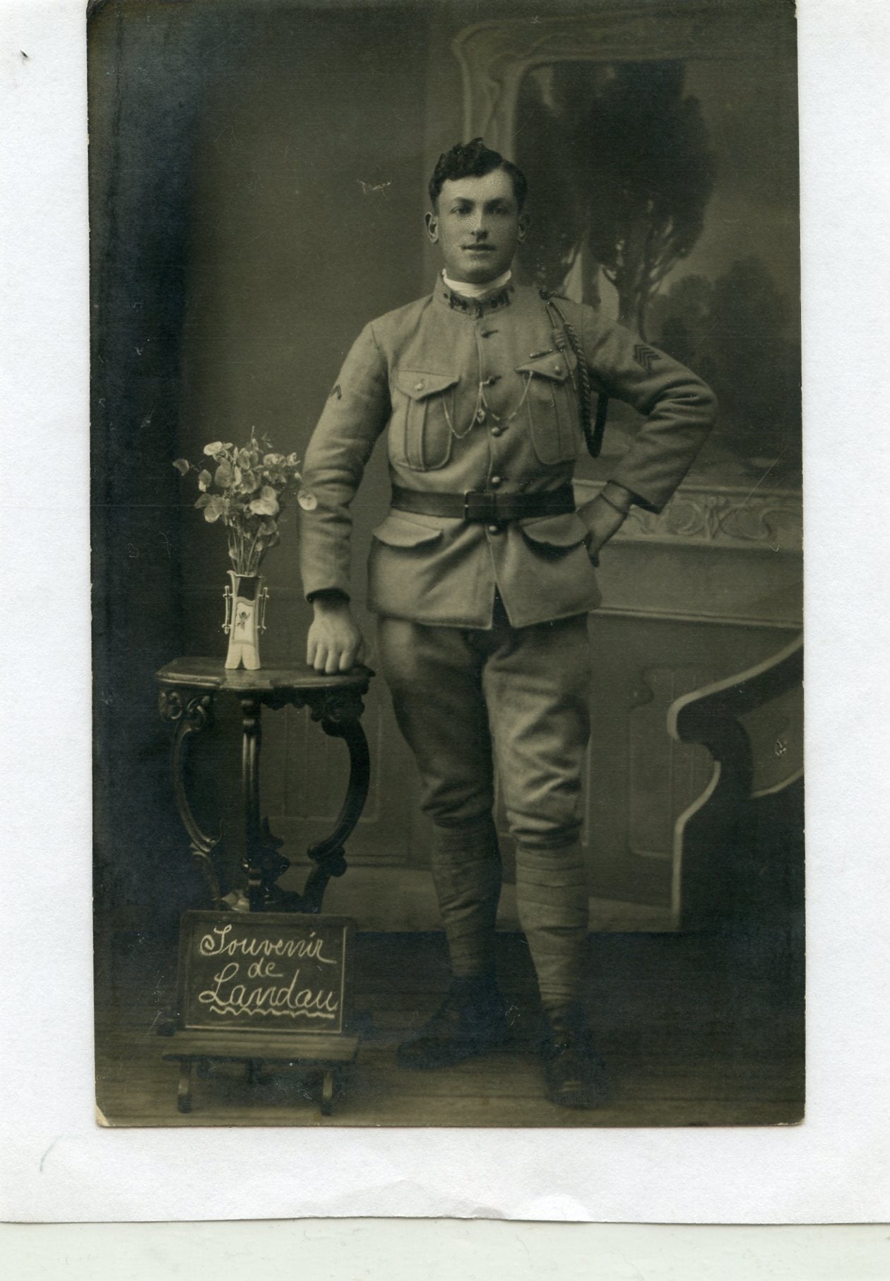 carte photo d'un soldat du 94°RI décoré, brisques 1914-1918