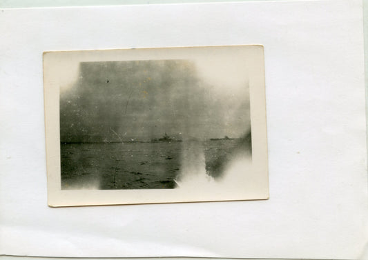 photo de bateaux lors du débarquement de Provence aout 1944 9x6,5 cm