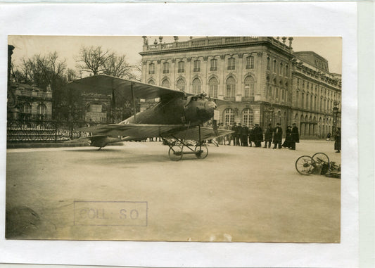 photo d'un avion allemand exposé place Stanislas à Nancy 1914-1918 13.5 x 8.5 cm