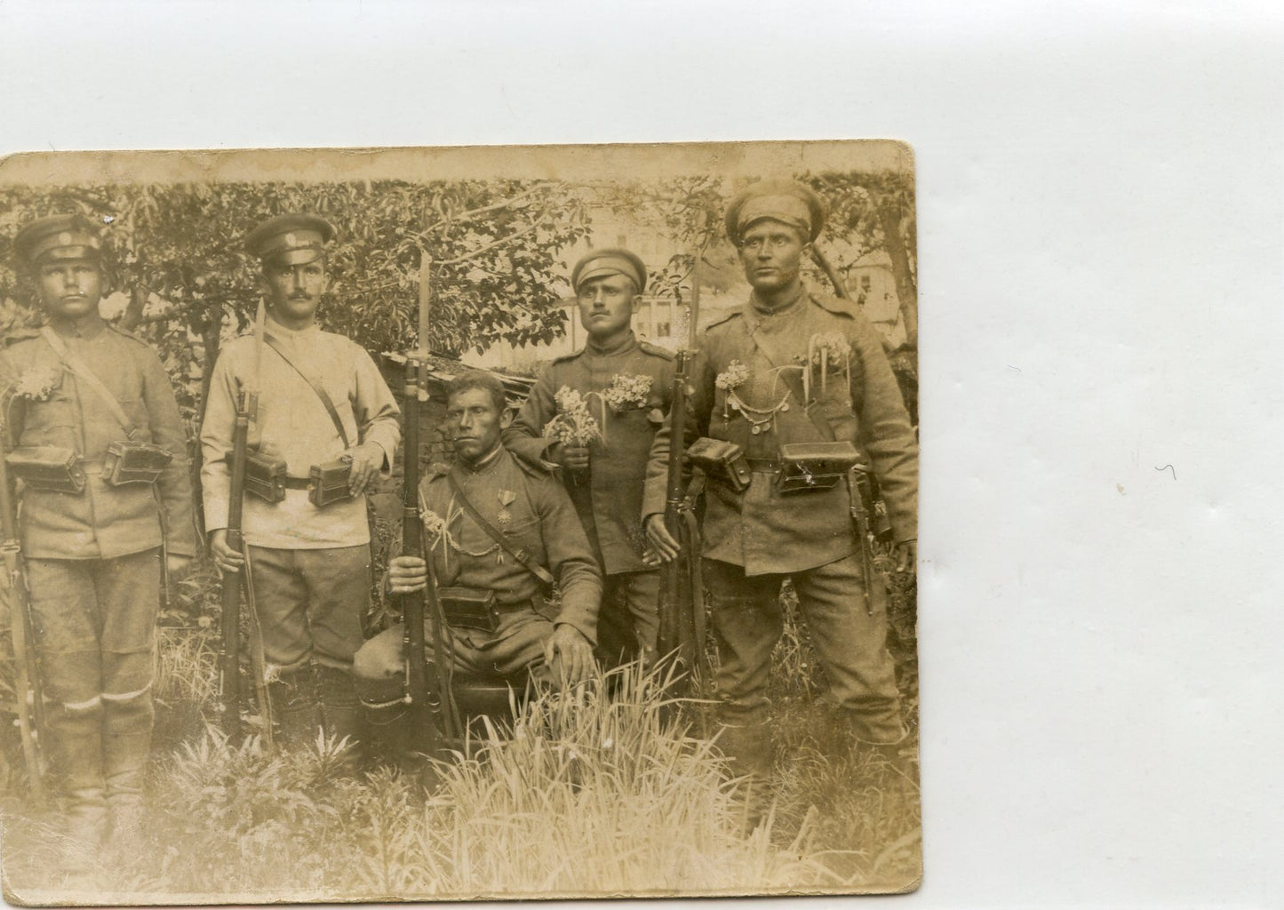 photo de soldats bulgares équipés avec médailles 1914-1918