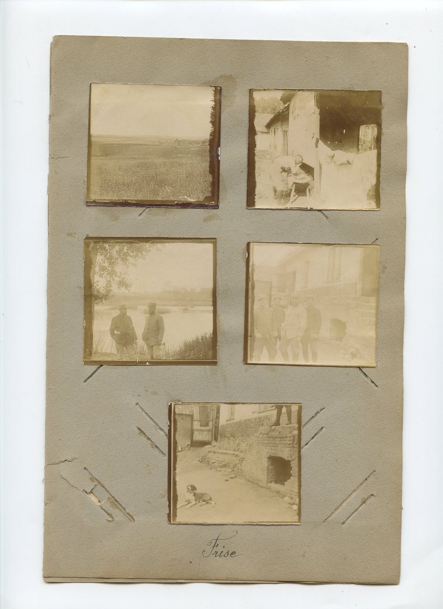 lot de 23 photos collées sur carton secteur de Frise 1915, vues de tranchées 6x6 cm