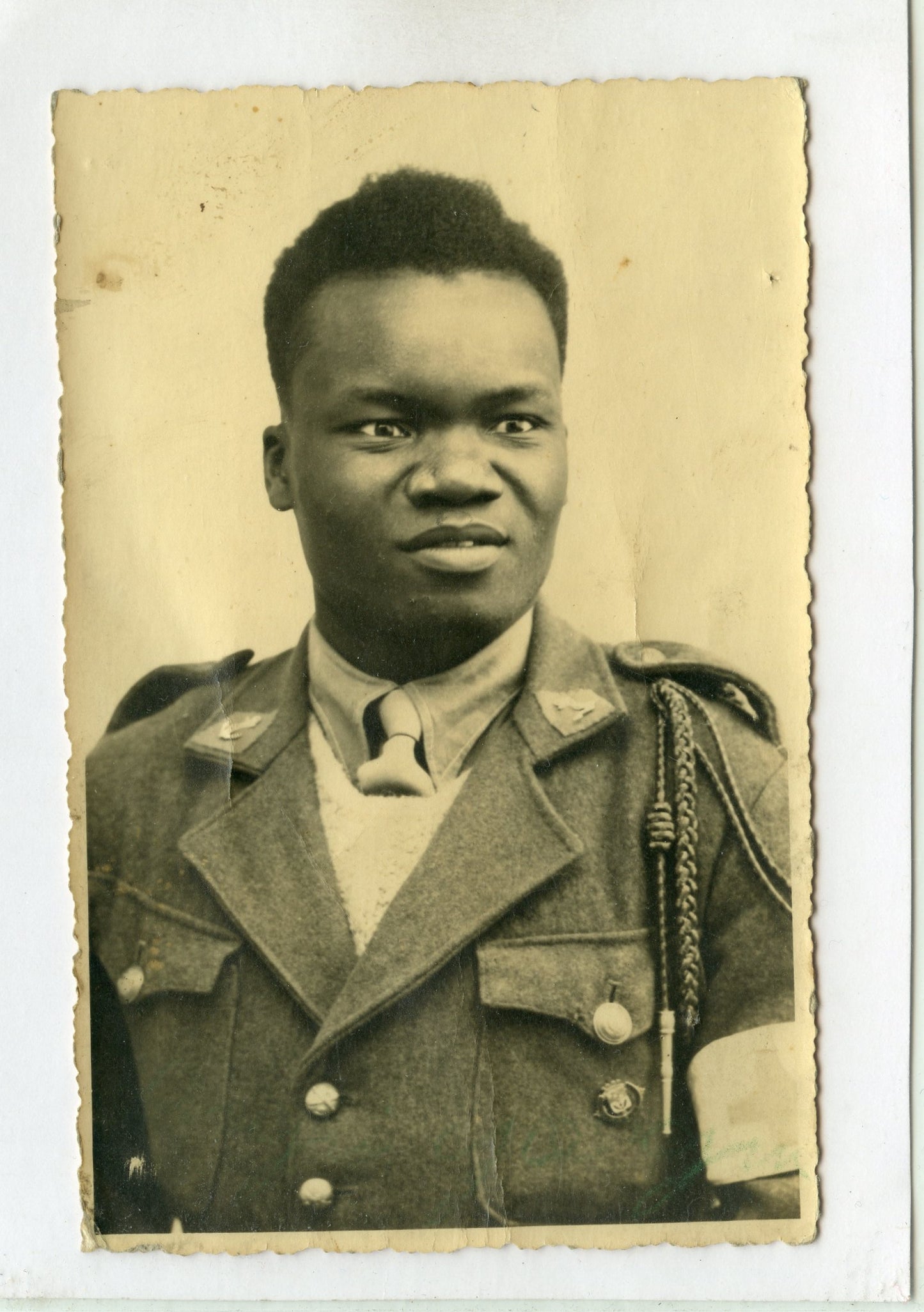 carte photo soldat infirmier africain artilleur de la coloniale 1939-45, insigne Nancy !