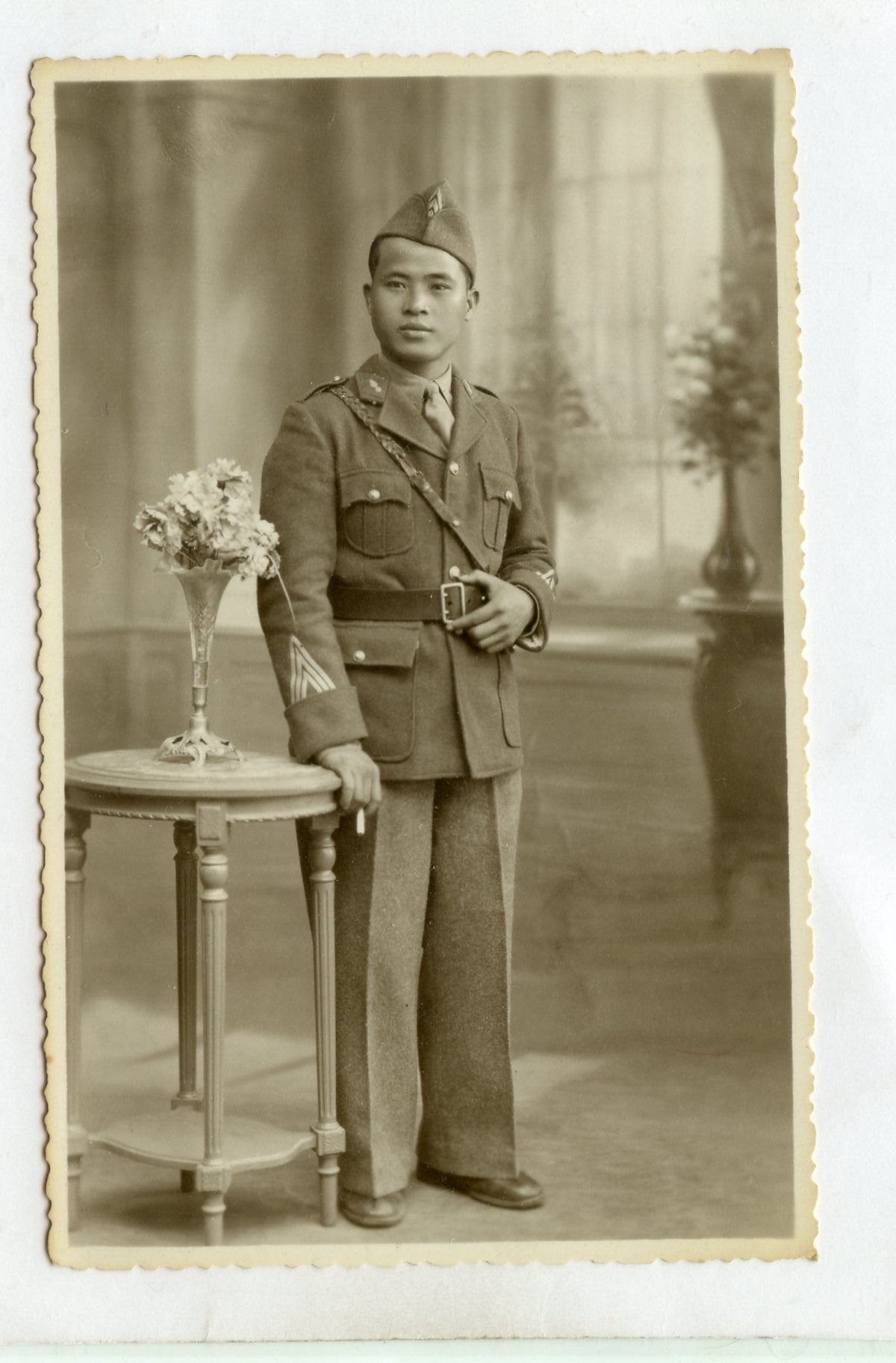 photo d'un sergent chef indochinois armée francaise 1939-45