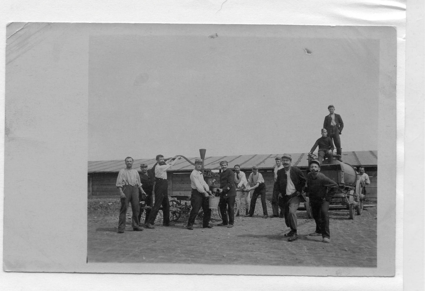 carte photo de poilus avec pompe a incendie 1914-1918