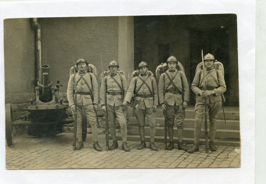 carte photo artilleurs avec chassepot devant Minenwerfer 1914-1918