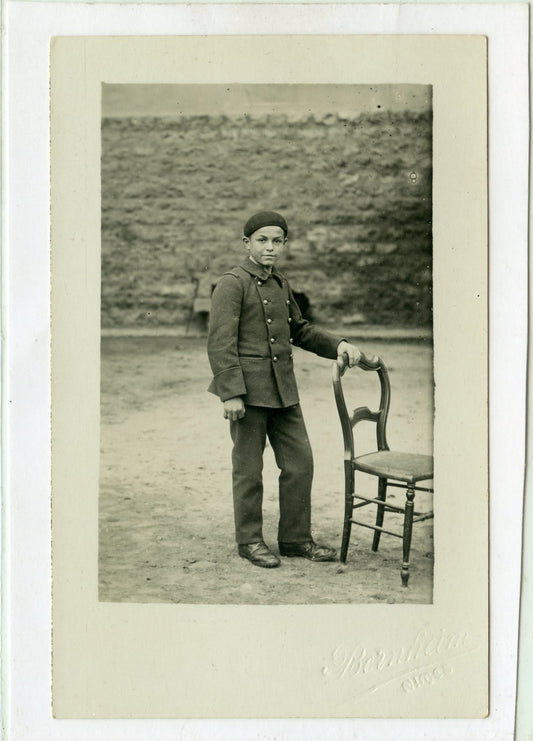 photo d'un jeune enfant de troupe années 30, né en 1918