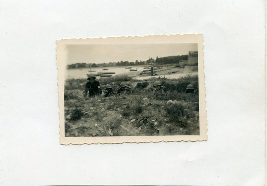 photo de combattants français en position de tir poche de Royan 1944-45 8 x 6 cm