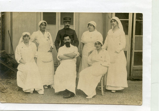 carte photo infirmières et médecin 1914-1918