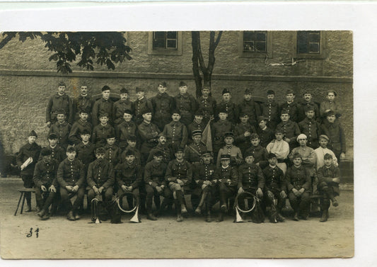 carte photo chasseurs du 1°BCP avec fanion années 20