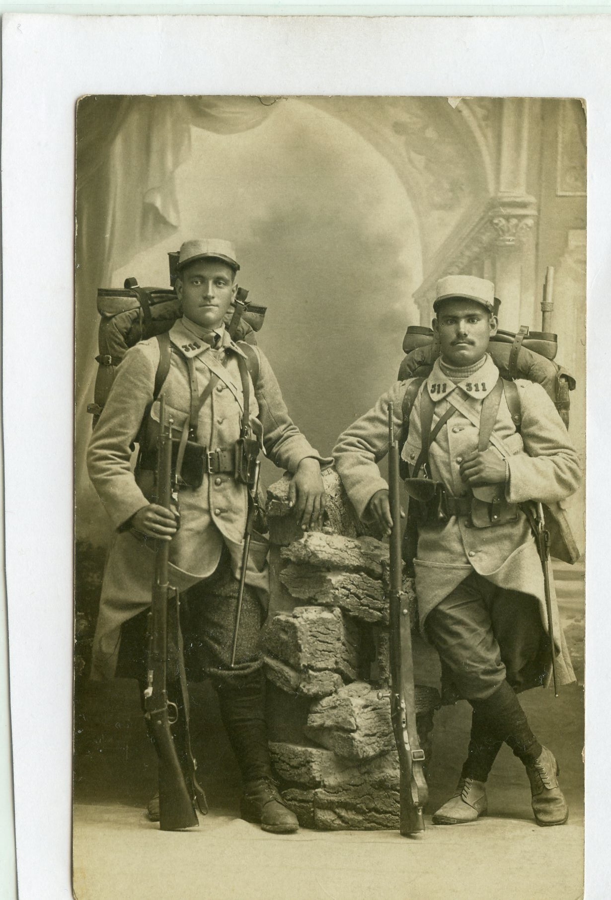 carte photo de deux poilus du 311°RI en tenue équipés