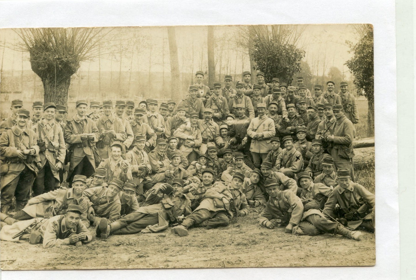 carte photo d'un groupe de poilus du 101° régiment d'infanterie 1914-1915