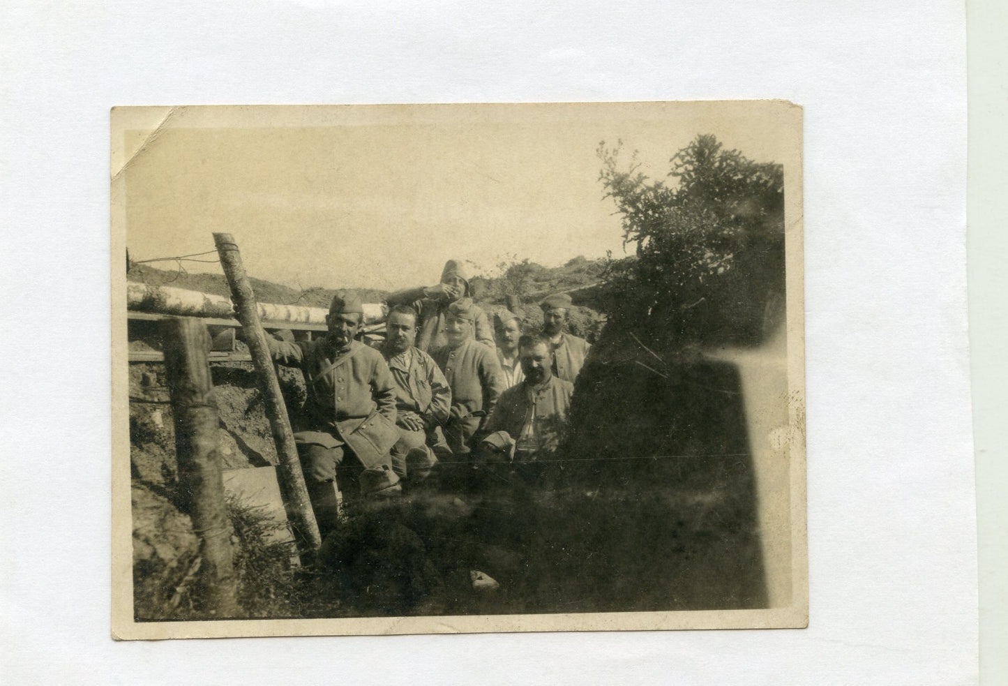 photo de poilus dans une tranchée 1914-1918