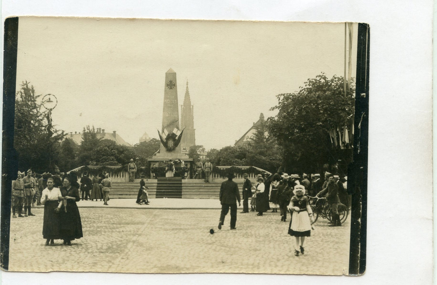 photo cérémonie à Strasbourg 14 juillet 1914