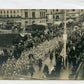 carte photo prisonniers allemands défilant à Chalons en Champagne février 1915