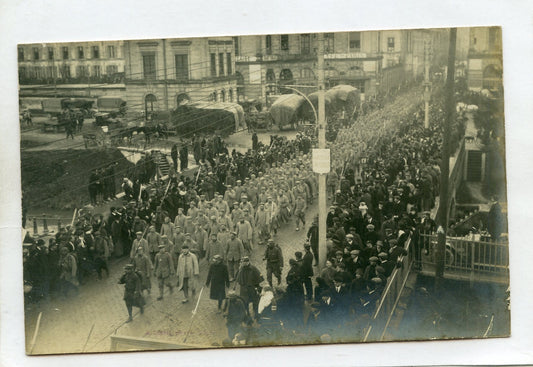 carte photo prisonniers allemands défilant à Chalons en Champagne février 1915, Beauséjour Perthes 1