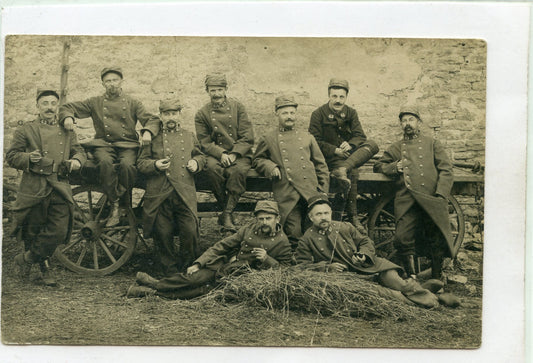 carte photo d'un groupe de poilus du 63° territorial (Autun) à Ecole Doubs