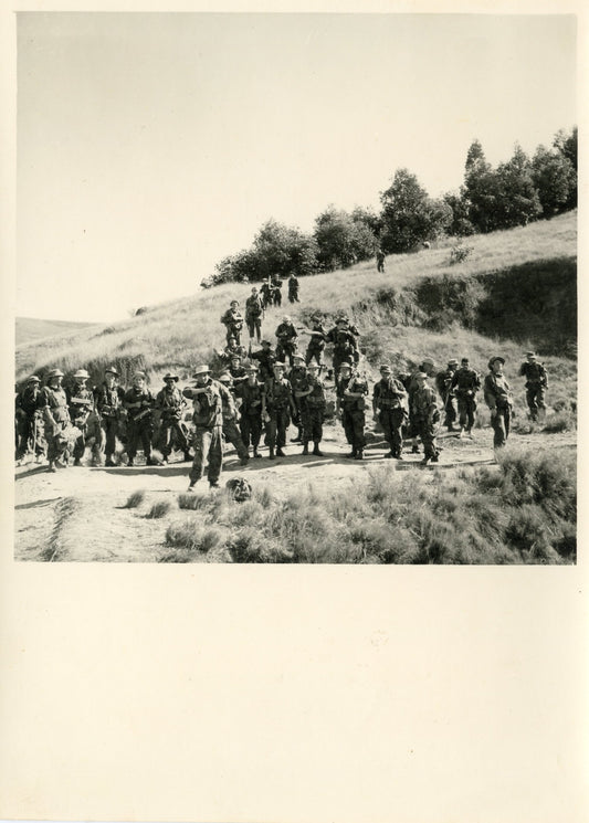 grande photo GCCP Madagascar parachutistes coloniaux cérémonie 1954 18x13 cm manœuvre