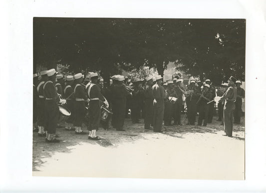 grande photo musique de la 13ème DBLE Légion Etrangère juillet 1945 légende au dos 23,5 x 17,5 cm  2