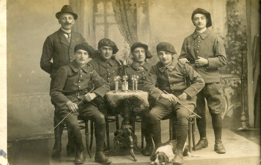 carte photo de chasseurs du 28°BCA avec insignes années 20