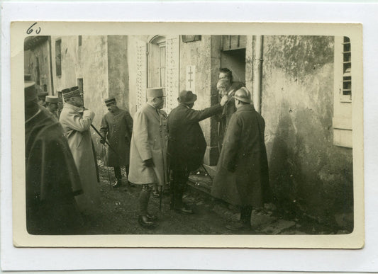 carte photo d'une visite de Clemenceau chez l'habitant 1914-1918