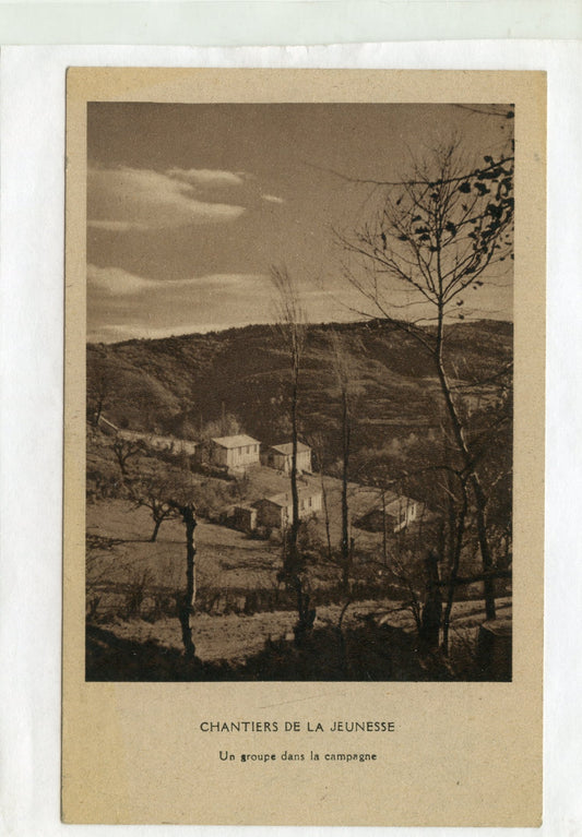 carte postale chantiers de jeunesse pré imprimée un groupe dans la campagne