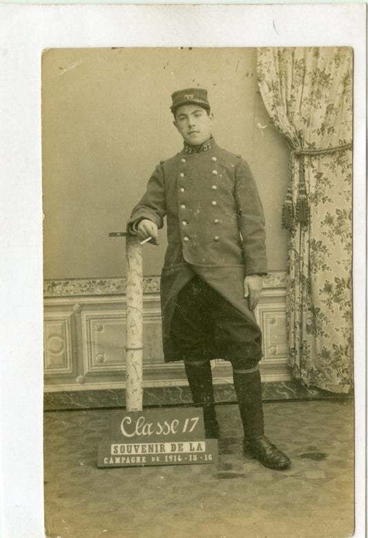 carte photo d'un poilu du 37°RI de la classe 1917